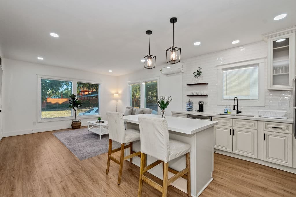 Modern EaDo Apartment Near Downtown — vacation rental in Houston, TX